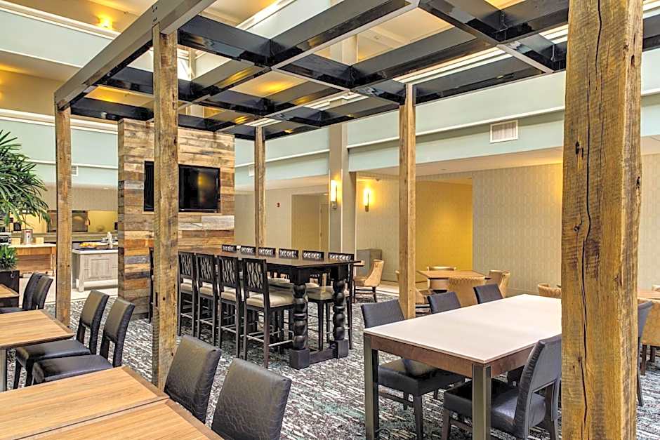 Embassy Suites By Hilton Hotel Williamsburg