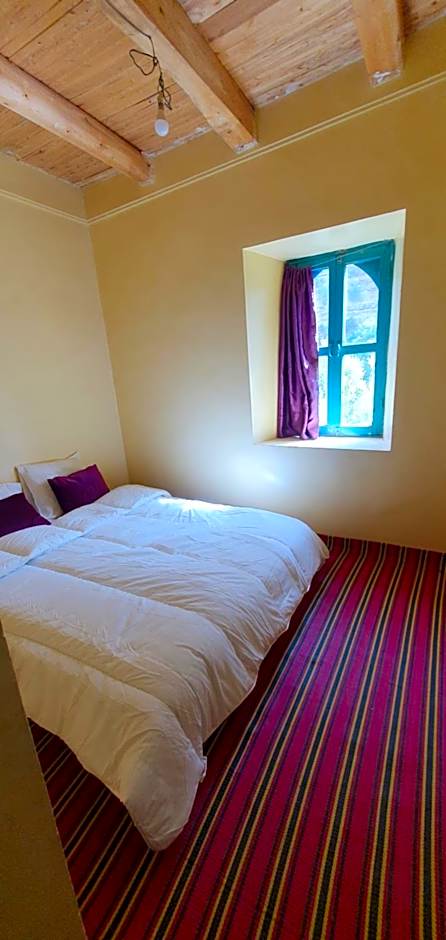 Photo 1 of 11 of Double Room