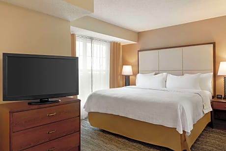 1 King Bed Studio Suite Nonsmoking