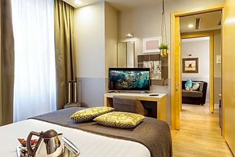 Premium Queen Room with Bunk Bed