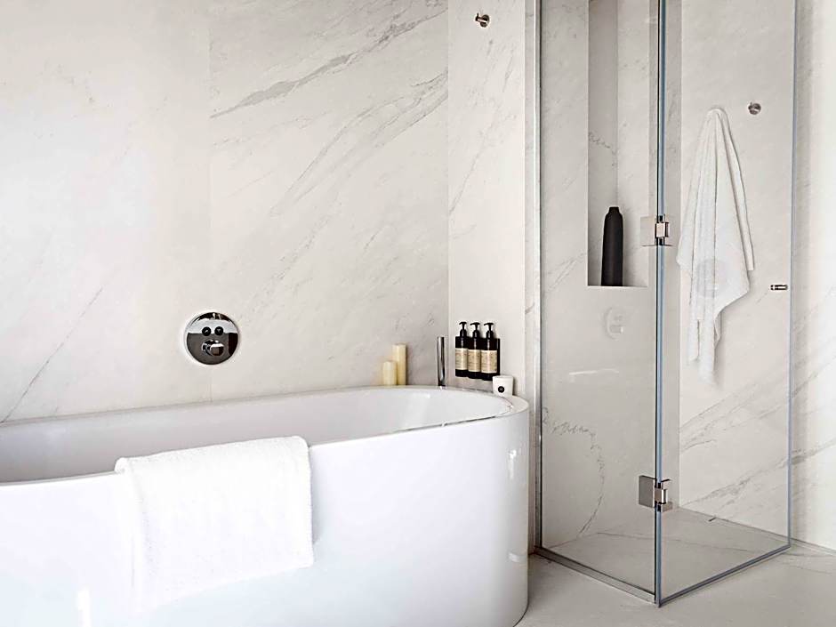 Domaine Reine Margot Paris Issy MGallery Collection