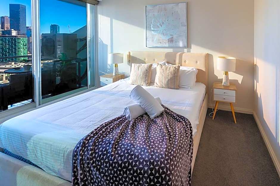 Penthouse 3 bdrm amazing views opposite casino