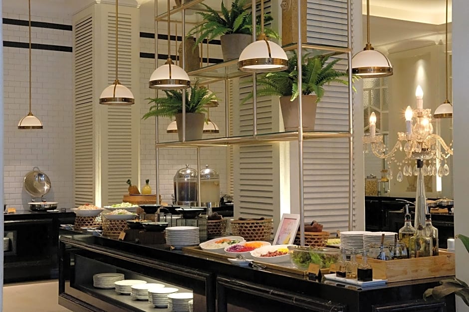 Java Paragon Hotel & Residences