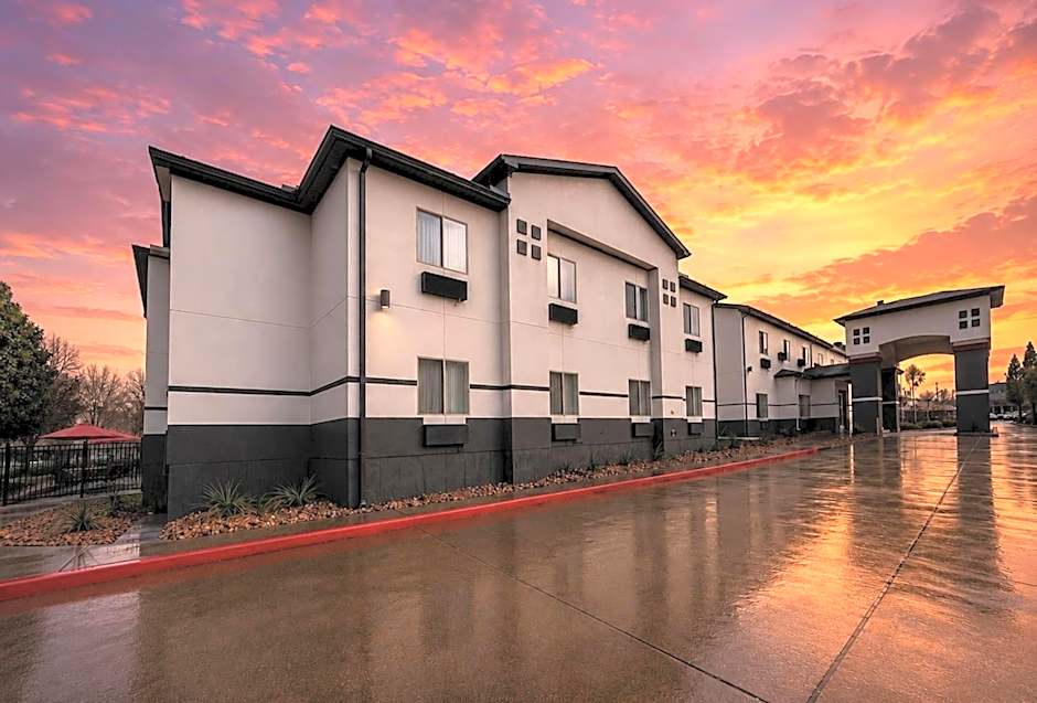 Super 8 by Wyndham Brenham TX