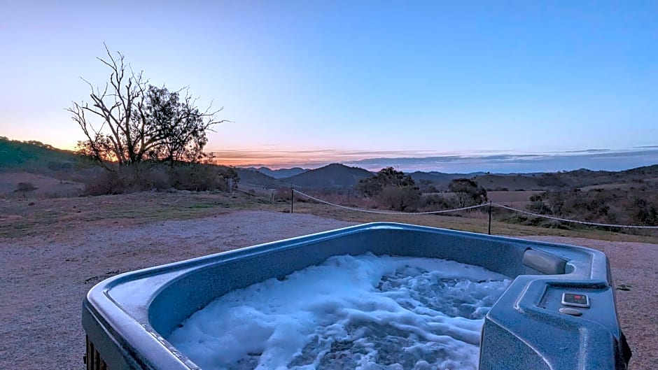 Amethyst - 1 Bed with Hot Tub - Kundalini Lodge