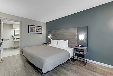 King Room - Accessible/Non-Smoking