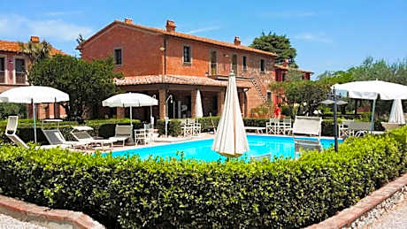 ISA-Il Casale di Donoratico, Residence with swimming-pool