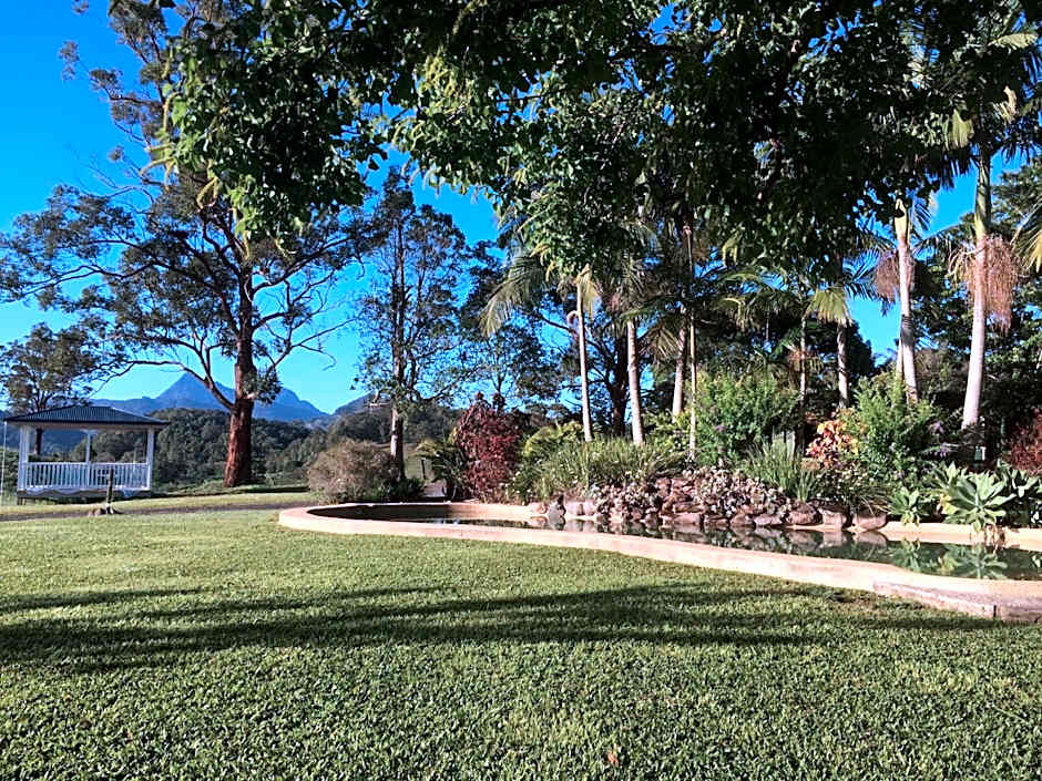 Hillcrest Mountain View Retreat