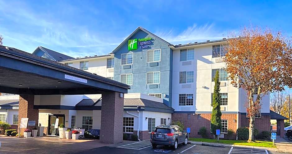 Holiday Inn Express Hotel & Suites Portland - Jantzen Beach By IHG
