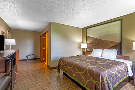 1 Queen Bed Non-Smoking