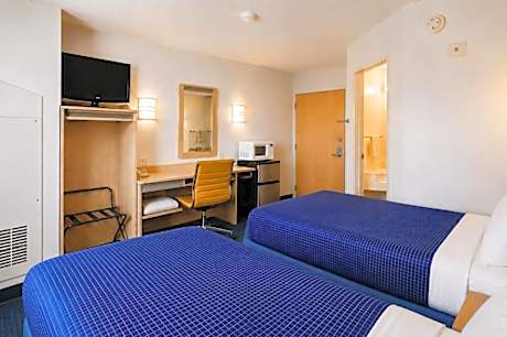 Double Room with Two Double Beds - Non-Smoking