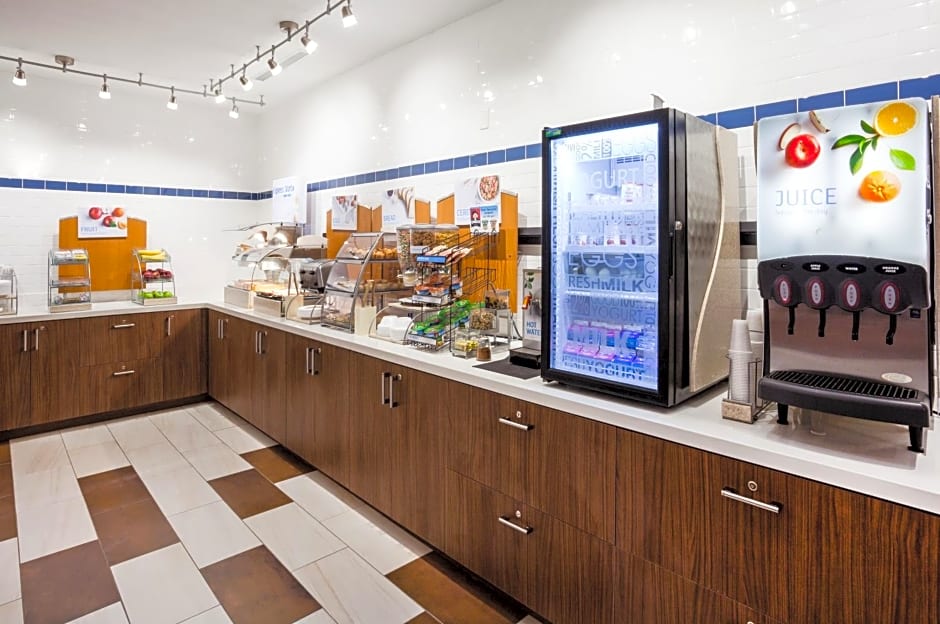 Holiday Inn Express Hotel & Suites Dickinson By IHG