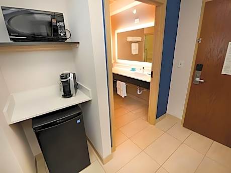1 King Standard Communications Mobility Accessible