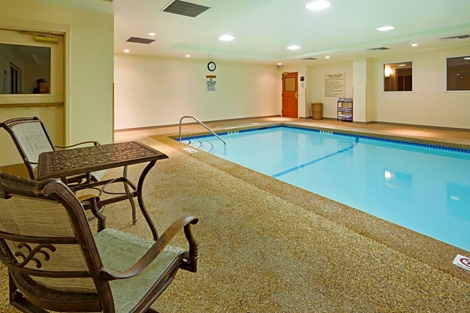 Holiday Inn Express Hotel & Suites Freeport, an IHG Hotel