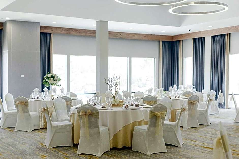 DoubleTree By Hilton Pomona