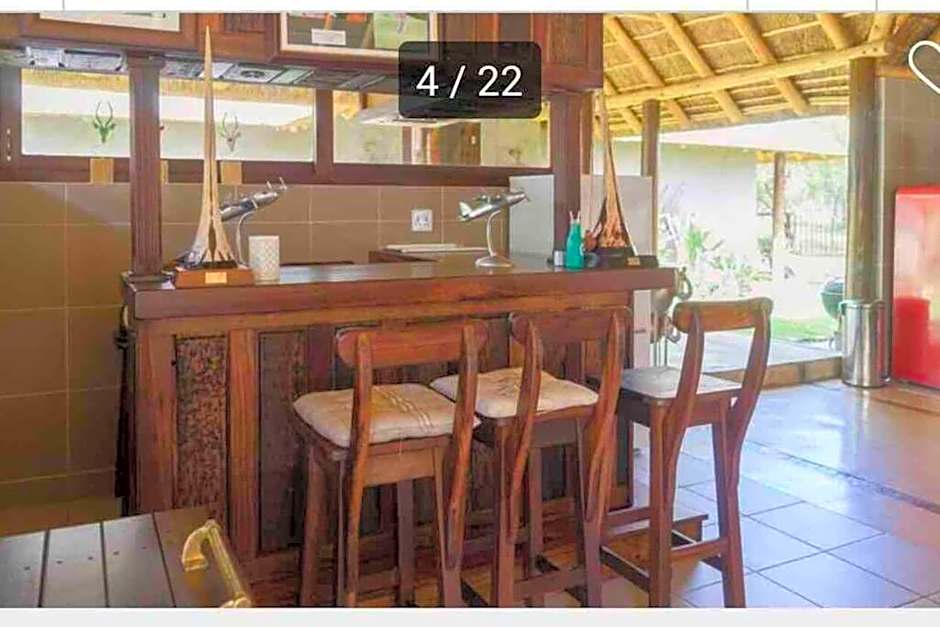 Zebula Golf and Wildlife Estate - Toktokkie Knocking Pax 20 - Moi Signature Luxury villa