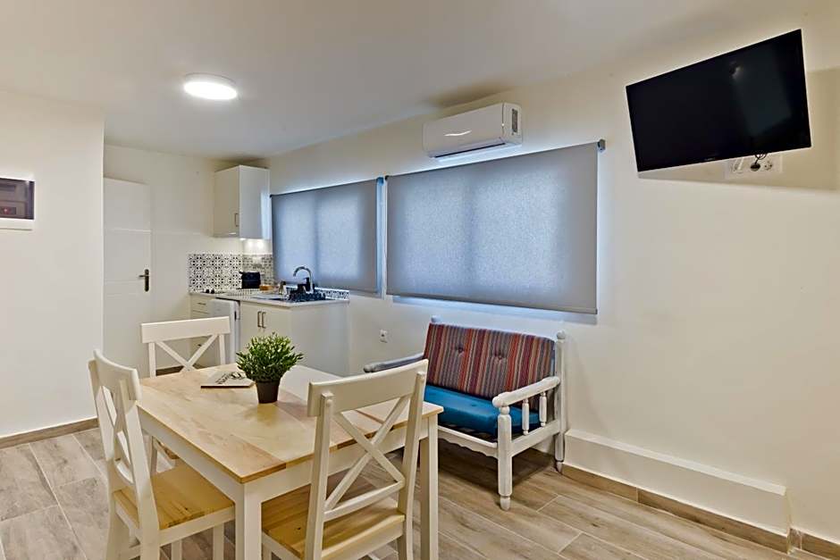 Posidonia Luxury Suites