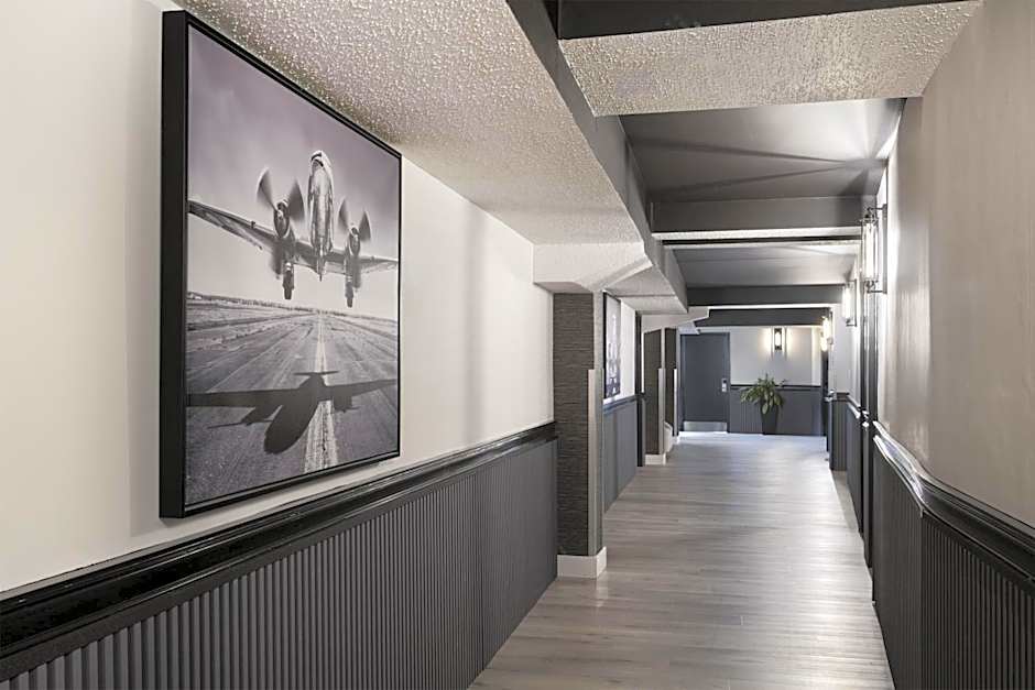 Aiden by Best Western Newark Airport