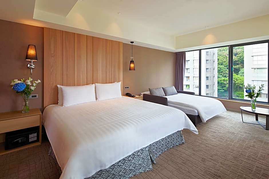 CHECK inn SELECT Taipei NeiHu