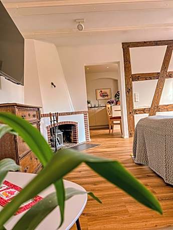 Suite with Terrace and Lake View