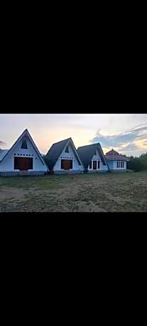 PENGINAPAN & HOMESTAY RATU PANTAI GEOPARK CILETUH 