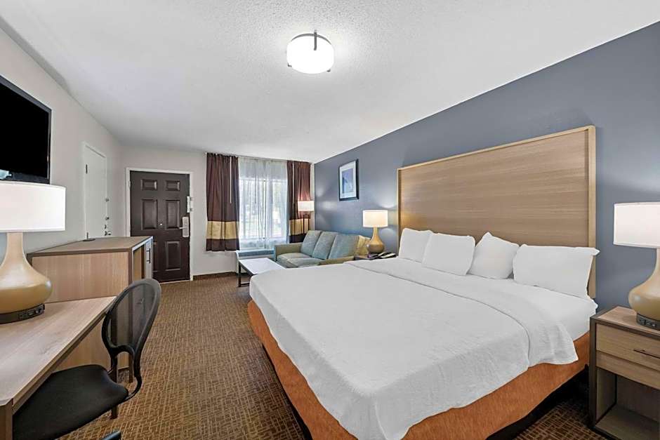Quality Inn & Suites Fayetteville I-95