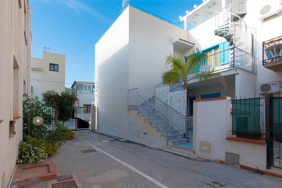 Reef And Dream – San Vito Lo Capo, CA