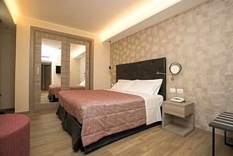 Deluxe Double or Twin Room with Balcony