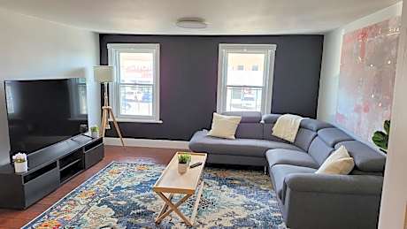 JstLikeHome - Old Ottawa Suite & Guesthouse