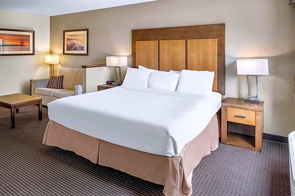 White Pine Inn & Suites