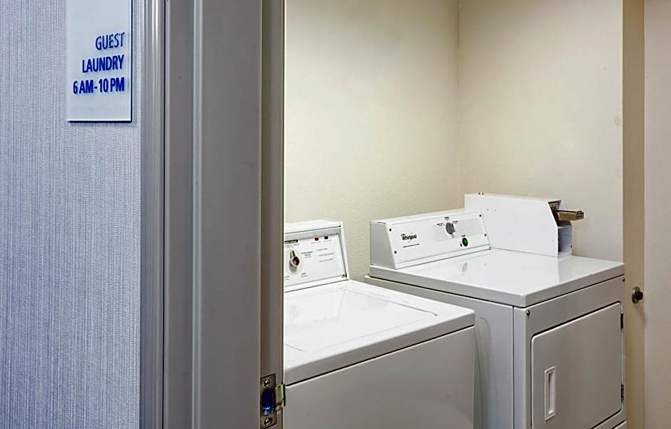 Holiday Inn Express Hotel & Suites Dickinson By IHG