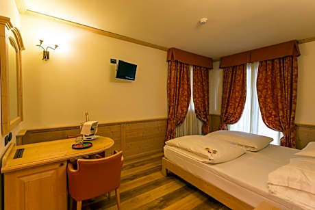 Double or Twin Room with Balcony