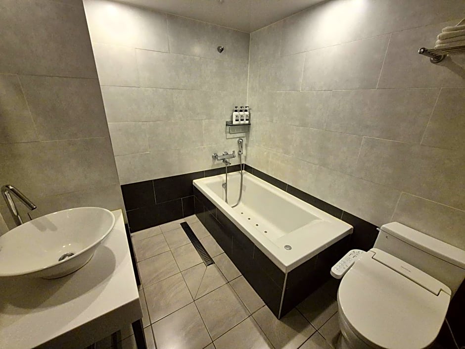 No. 25 Hotel Myeongji Oceanc City Business