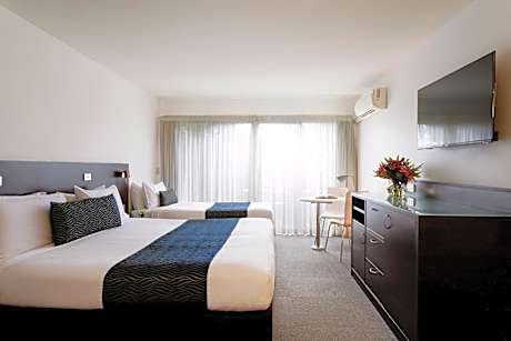 Large Interconnecting Room