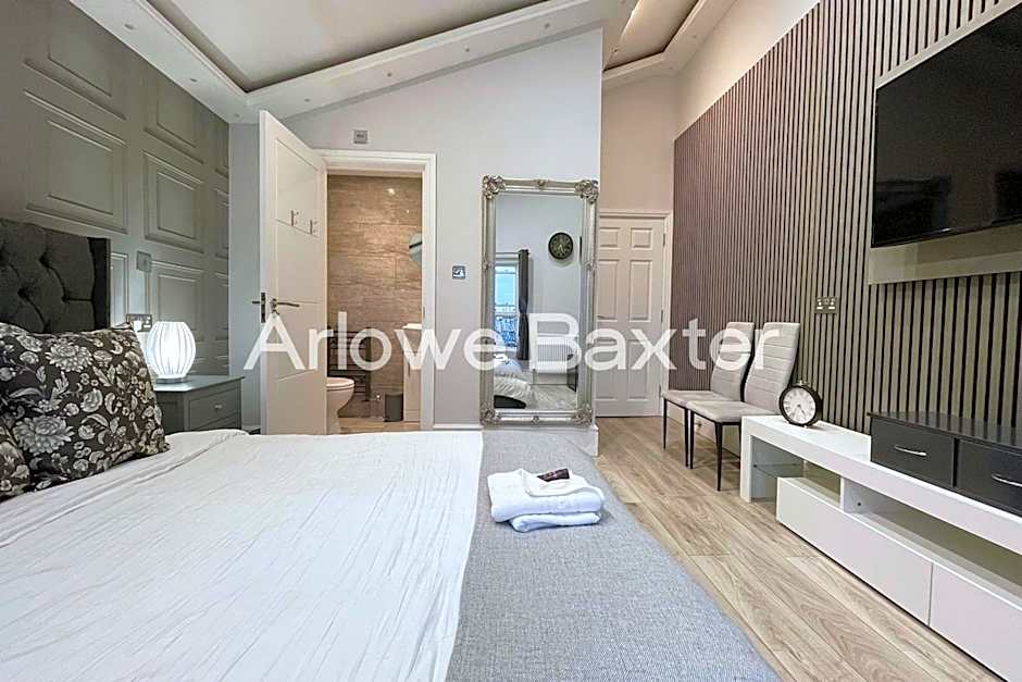Hackney Suites - En-suite rooms & amenities