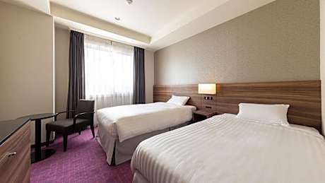 Twin Room (2 Adults) - Non-Smoking