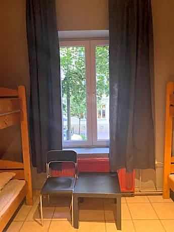 6-Bed Mixed Dormitory Room