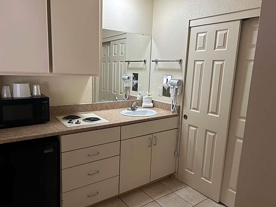 California Suites Hotel