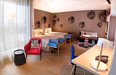 Standard Twin Room with City View