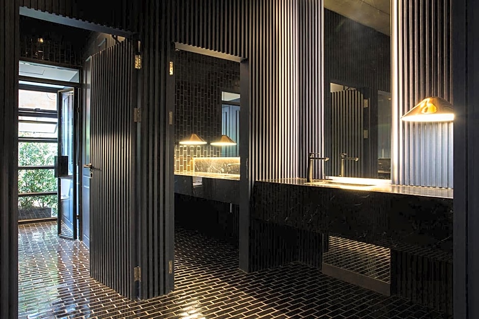 Theorie Hotel Sukhumvit 107 by SLH