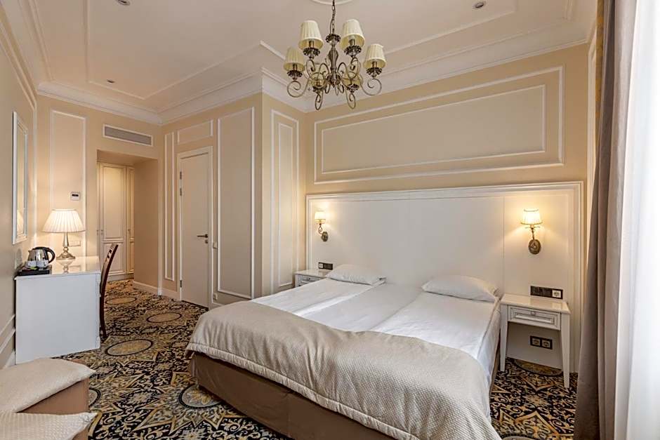 RIXWELL GERTRUDE HOTEL