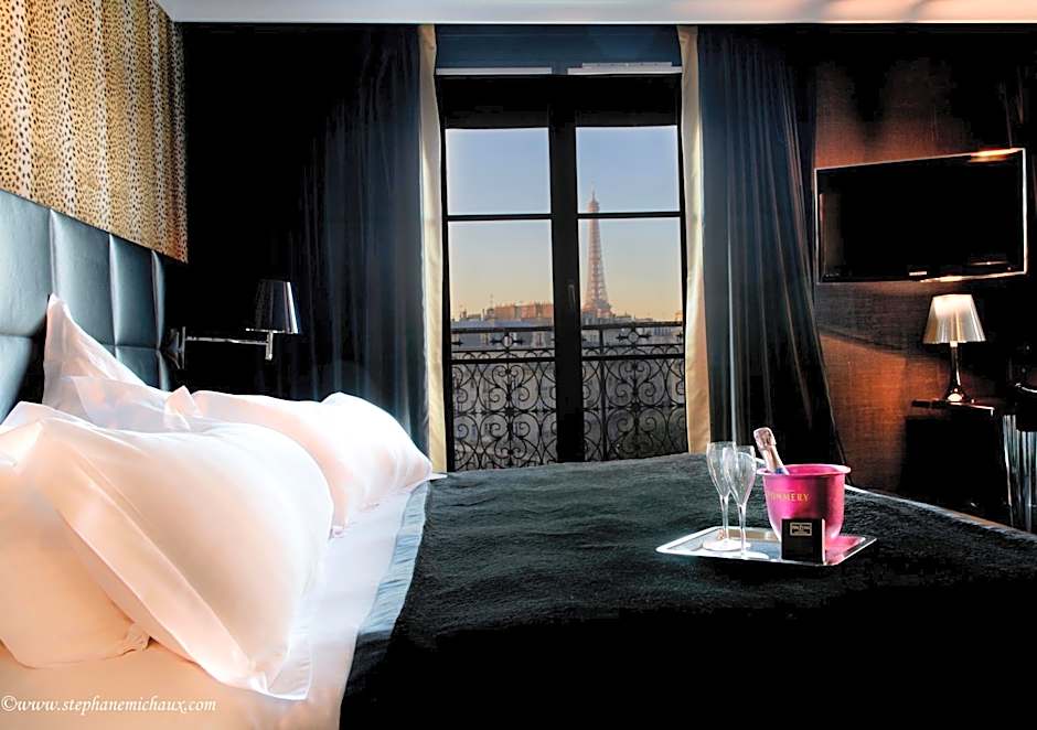 First Hotel Paris Tour Eiffel