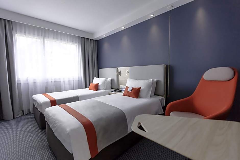 Holiday Inn Express Luzern-Neuenkirch By IHG