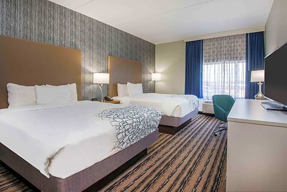 La Quinta Inn & Suites by Wyndham Buffalo Amherst