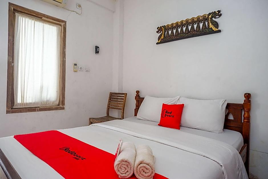 RedDoorz near Plengkung Gading 2