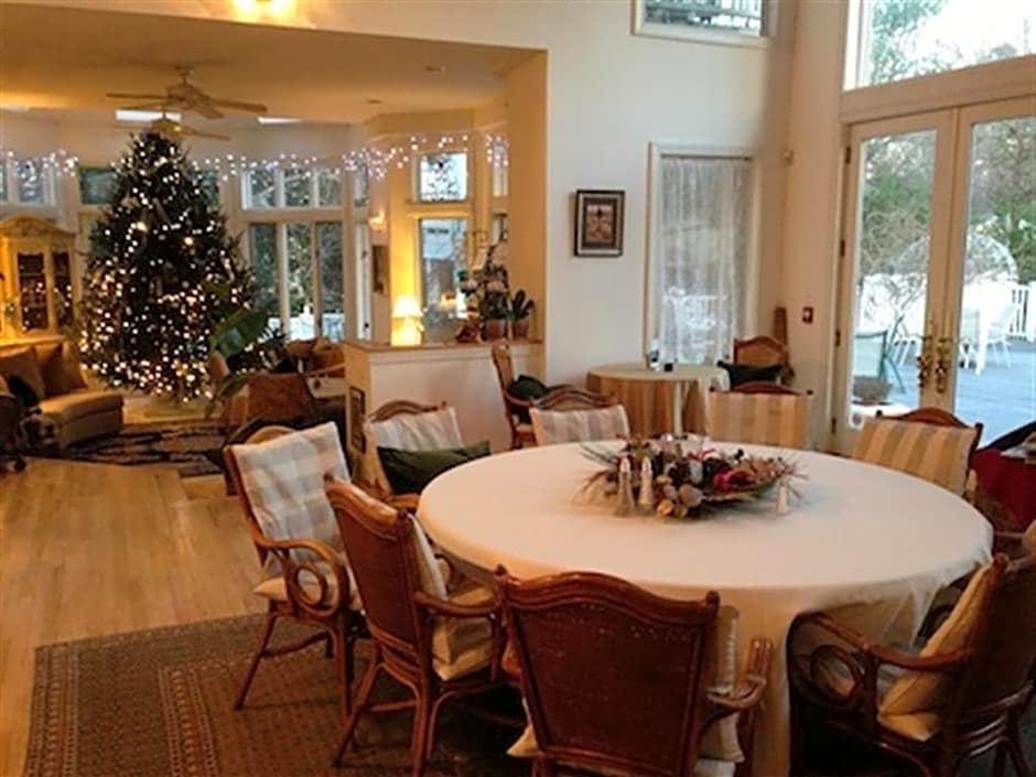The Columbia Inn at Peralynna Manor