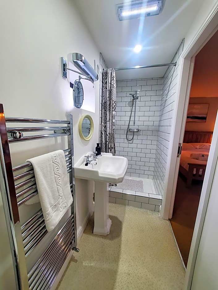 The Golden Ball Cottages