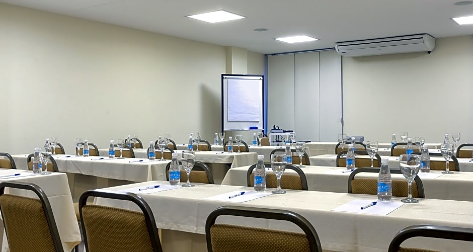 Tulip Inn Sao Luis Praiabella