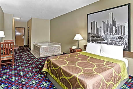 Deluxe Queen Suite - Non-Smoking