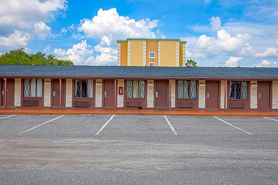 Liberty Garden Inn by OYO Kissimmee near Disney World
